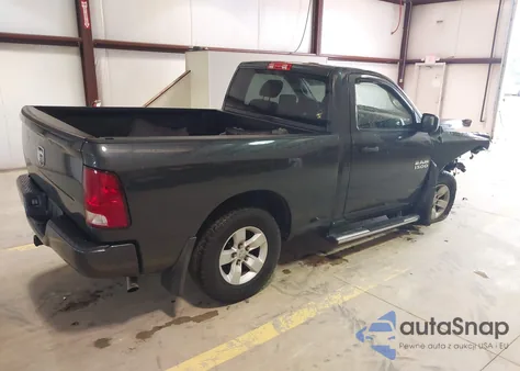 2017 Ram 1500 Express 4X2 6'4 Box из США, поврежденный, VIN 3C6JR6AG1HG778704